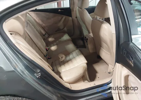 2008 Volkswagen Passat Vr6 из США, поврежденный, VIN WVWCU93C08E122657